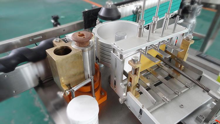 Alkol Ürünleri için Tam Otomatik Islak Tutkal Kağıt Etiket Etiketleme Makinesi